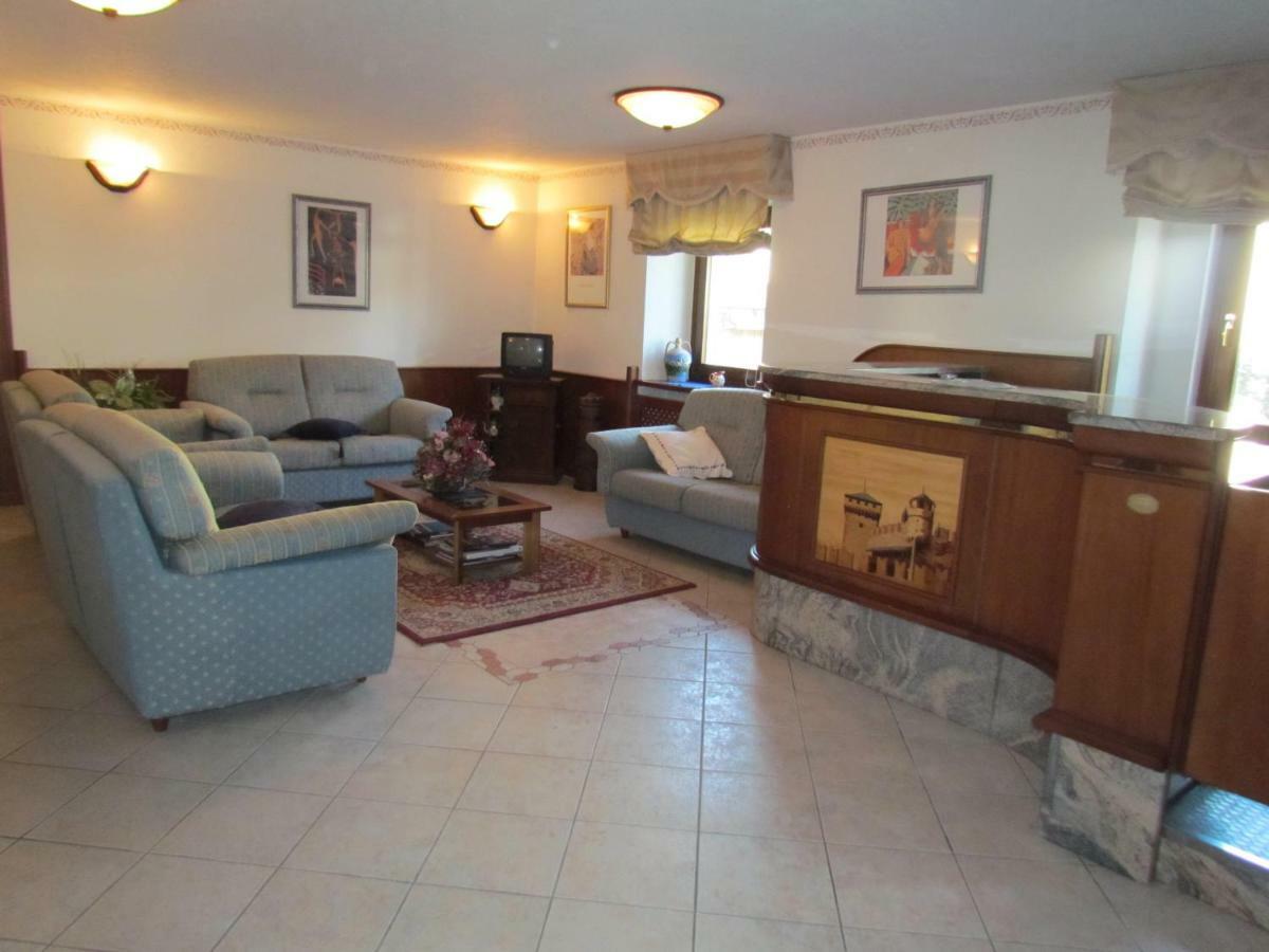 Residence Du Chateau Фенис Экстерьер фото